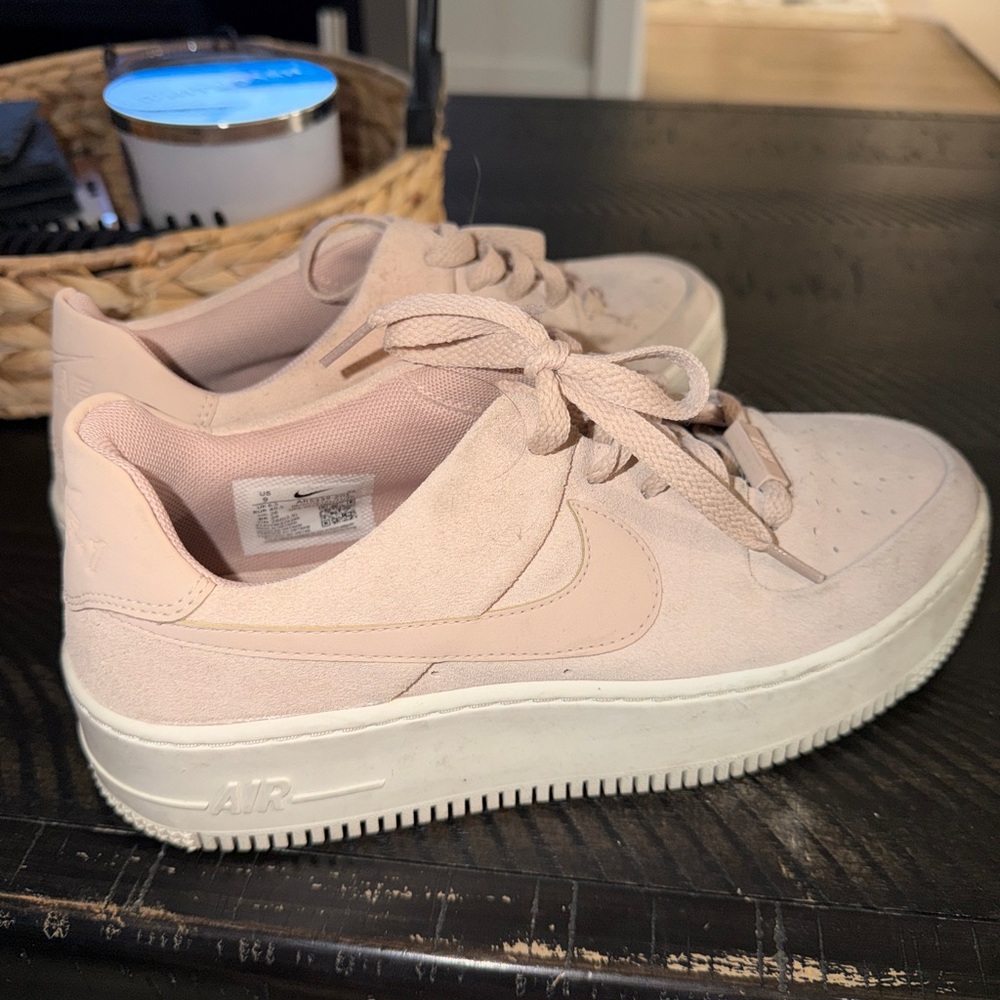 Nike Women’s Air Force 1 Sage Low